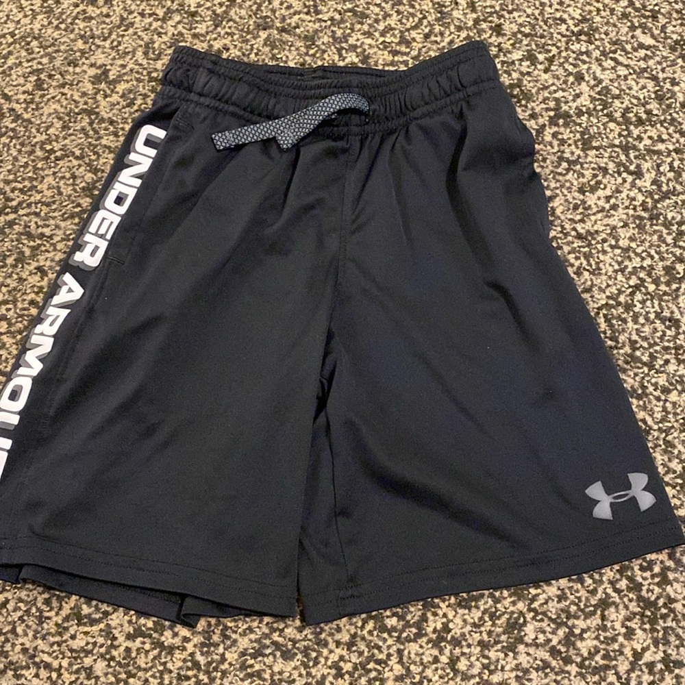 Boys under Armour athletic shorts